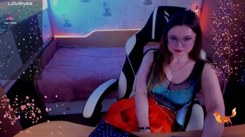 Snapshot of victoria_the_fox chatting on 02.03.25 - The Divine Fox online show from 02.03.25