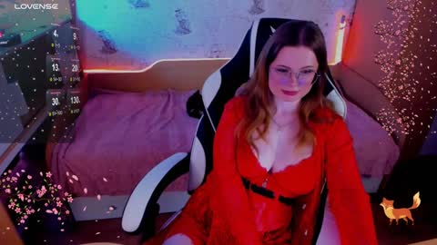 Snapshot of victoria_the_fox chatting on 02.06.25 - The Divine Fox online show from 02.06.25