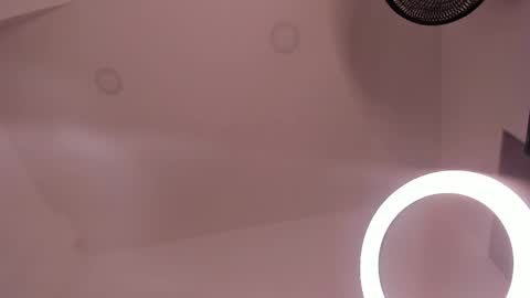 victoria  online show from 03.03.25