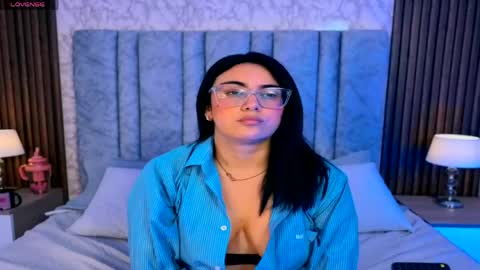 Victoria Andrade online show from 05.25.26