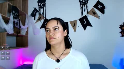 Victoria online show from 10.15.25