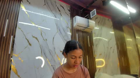 Victoria  online show from 04.10.26