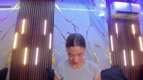 Snapshot of victoriaduarte chatting on 05.28.26 Victoria online show from 05.28.26