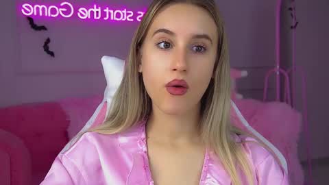 Victoria online show from 10.18.25