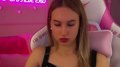 Victoria online show from 12.15.25