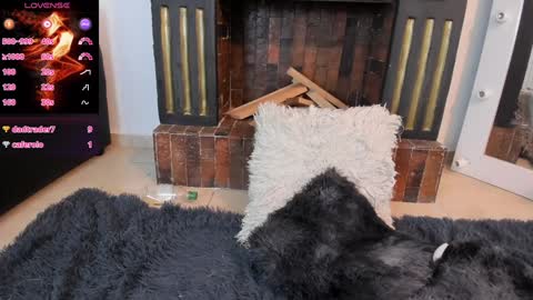 Victoria  online show from 01.13.25