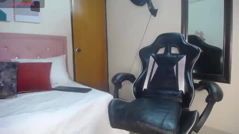 Snapshot of victoriamil1 chatting on 02.03.25 victoriamil1 online show from 02.03.25