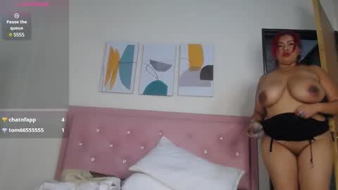 Snapshot of victoriamil1 chatting on 02.04.25 victoriamil1 online show from 02.04.25