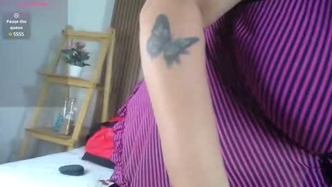 Snapshot of victoriamil1 chatting on 03.12.25 victoriamil1 online show from 03.12.25