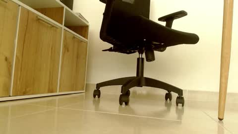 Snapshot of victoriarobertss chatting on 10.16.25 Victoria online show from 10.16.25