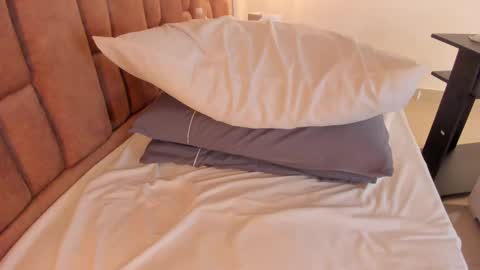 Victoria  online show from 03.08.25