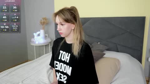 V I C T O R I A online show from 12.18.24