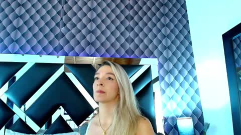 victtoria lee online show from 02.07.25