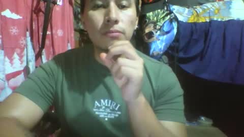 Snapshot of viernes1010 chatting on 11.25.25 viernes1010 online show from 11.25.25