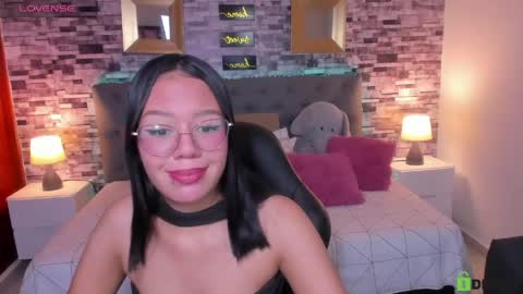 Violet online show from 04.21.26