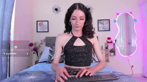 Violet online show from 11.14.25