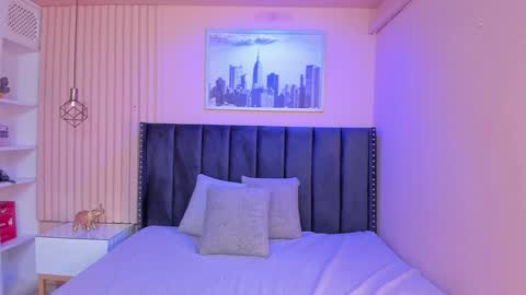 Viiolett online show from 01.22.25