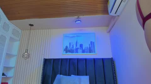 Viiolett online show from 01.24.25