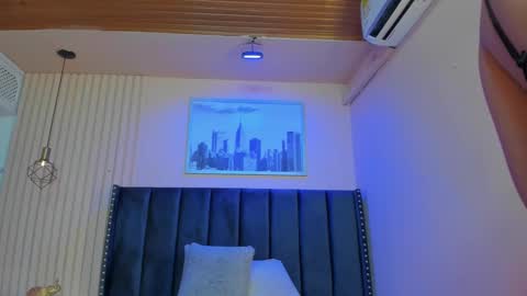 Viiolett online show from 01.25.25