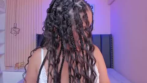 Viiolett online show from 02.13.25