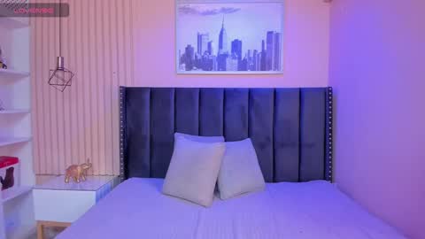 Viiolett online show from 02.22.25