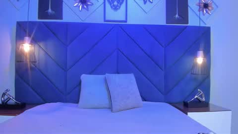 Viiolett online show from 02.23.25