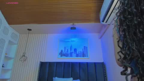 Viiolett online show from 02.25.25