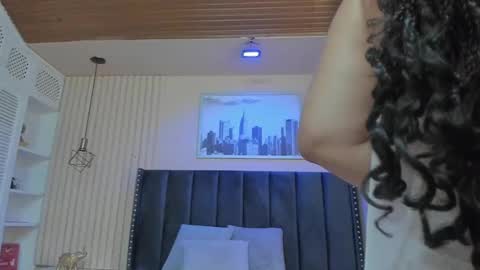 Viiolett online show from 02.27.25