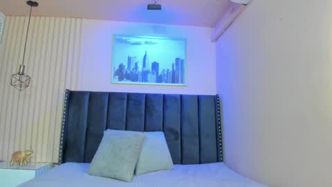 Viiolett online show from 03.08.25