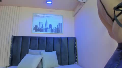 Viiolett online show from 03.12.25