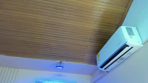 Viiolett online show from 11.05.25