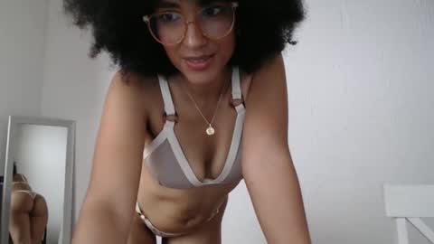 viiolettaaa online show from 05.13.26