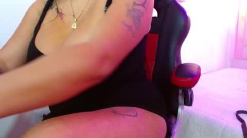 Snapshot of viiolleta chatting on 02.25.26 viioleta online show from 02.25.26