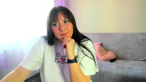 Snapshot of vik_and_love chatting on 04.29.26 Vika online show from 04.29.26