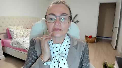 Ukrainian-woman online show from 09.26.25