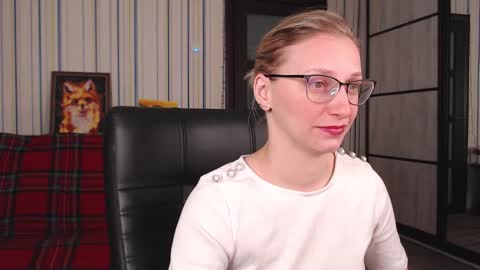 Snapshot of vikaericka chatting on 02.17.26 Vika online show from 02.17.26