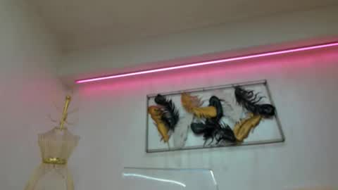 Snapshot of vikafever chatting on 10.12.25 vikafever online show from 10.12.25