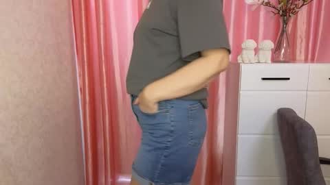 Snapshot of vikasoul chatting on 09.18.25 Vika online show from 09.18.25