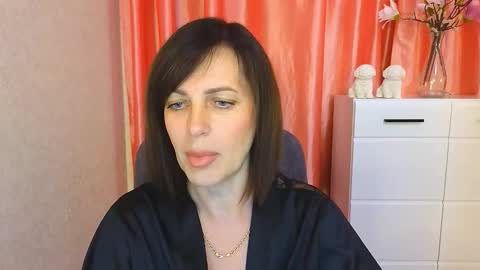 Snapshot of vikasoul chatting on 11.22.25 Vika online show from 11.22.25