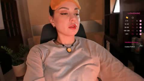 Snapshot of vikibellson chatting on 09.12.25 Viki Bellson online show from 09.12.25