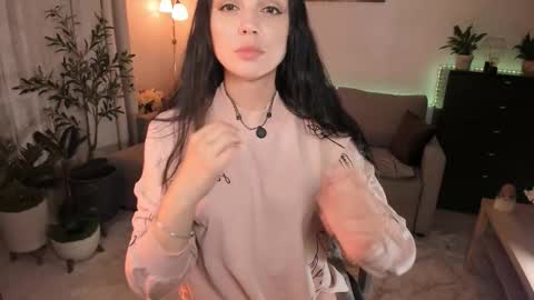 Snapshot of vikibellson chatting on 09.21.25 Viki Bellson online show from 09.21.25