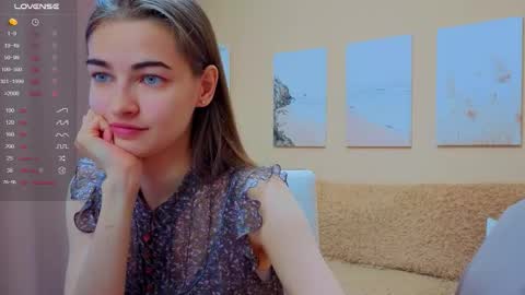 Snapshot of vikiberry chatting on 09.16.25 vikiberry online show from 09.16.25