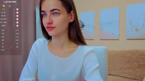 Snapshot of vikiberry chatting on 09.19.25 vikiberry online show from 09.19.25