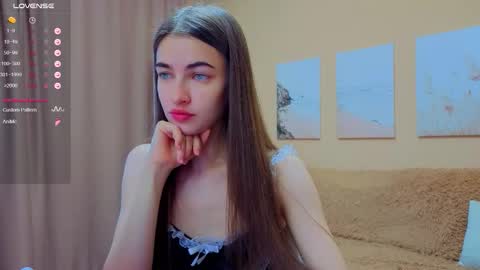 Snapshot of vikiberry chatting on 10.17.25 vikiberry online show from 10.17.25