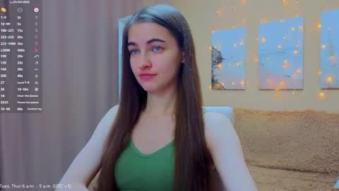 Snapshot of vikiberry chatting on 03.26.26 vikiberry online show from 03.26.26