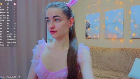 Snapshot of vikiberry chatting on 04.04.26 vikiberry online show from 04.04.26