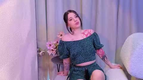 Snapshot of vikiwild chatting on 02.27.26 Daria online show from 02.27.26