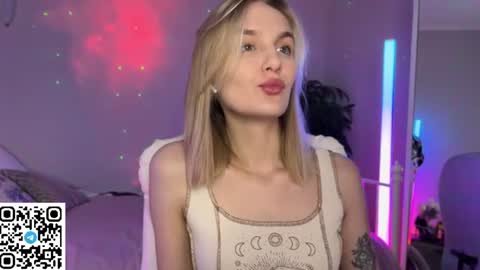 Snapshot of vikky_moon chatting on 07.02.26 Vikky online show from 07.02.26