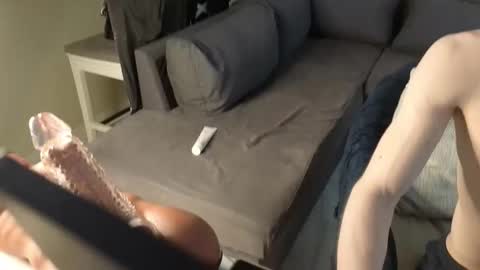 Snapshot of viksons chatting on 10.30.25 Max online show from 10.30.25