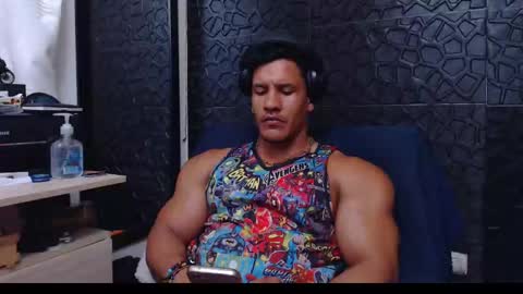 Snapshot of viktorherrera chatting on 01.24.25 Viktor Herrera online show from 01.24.25